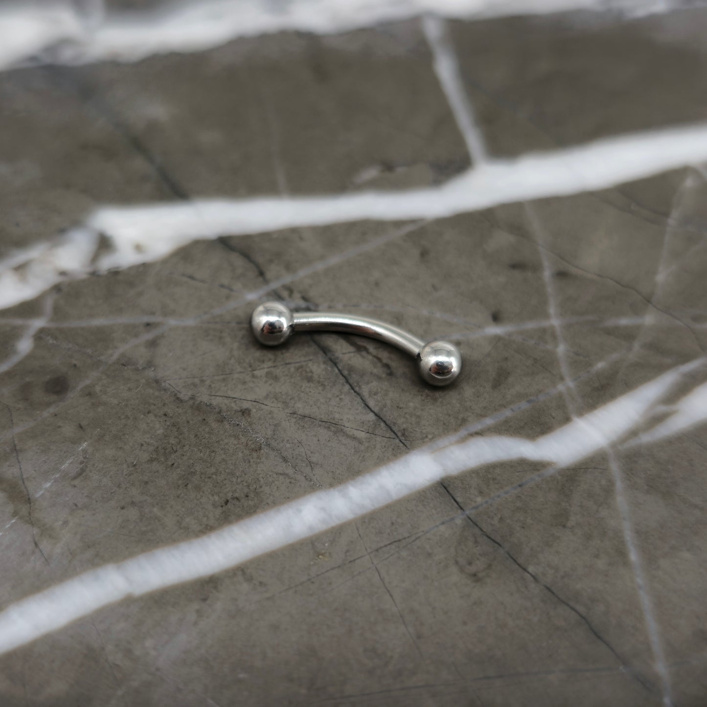 Silver Vertical Labret Curved Barbell