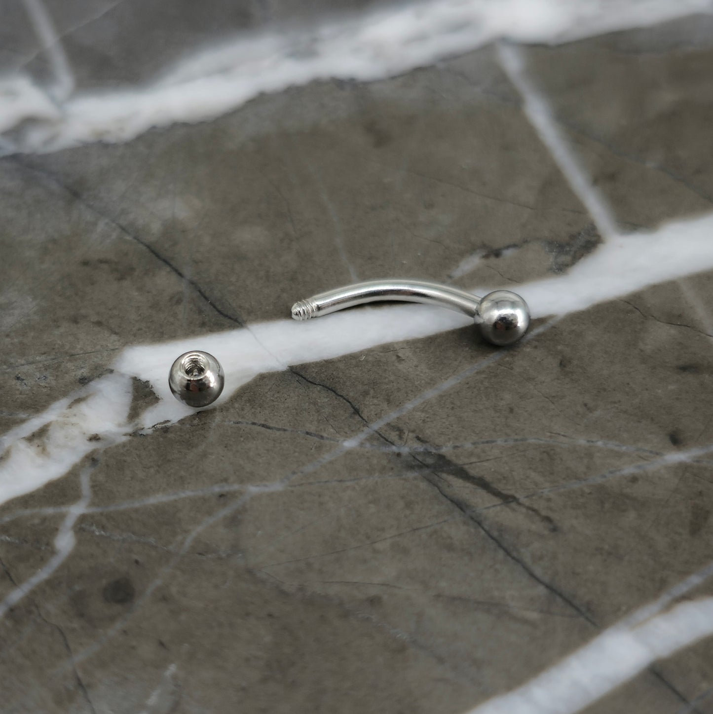 Silver Vertical Labret Curved Barbell