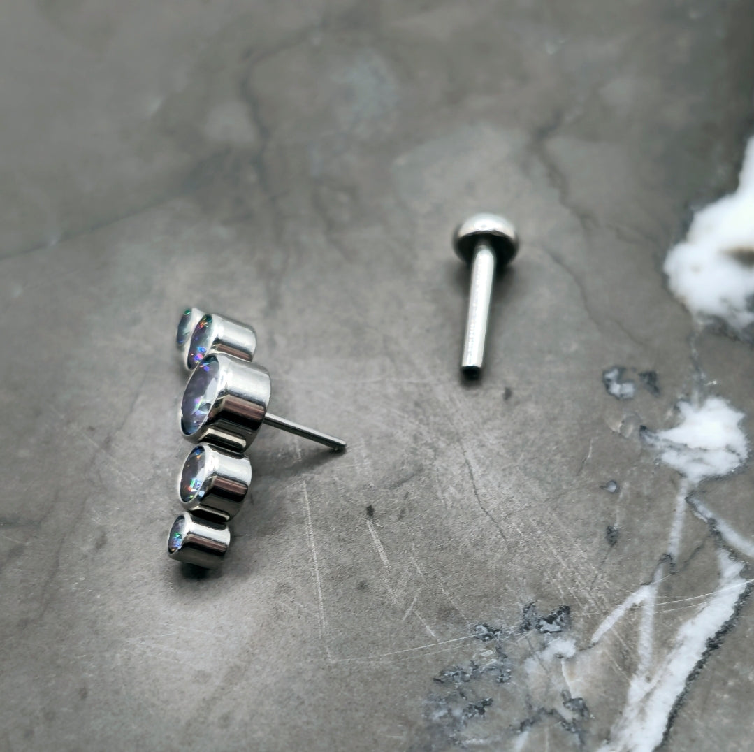 Vitrail Medium Cluster Threadless Labret