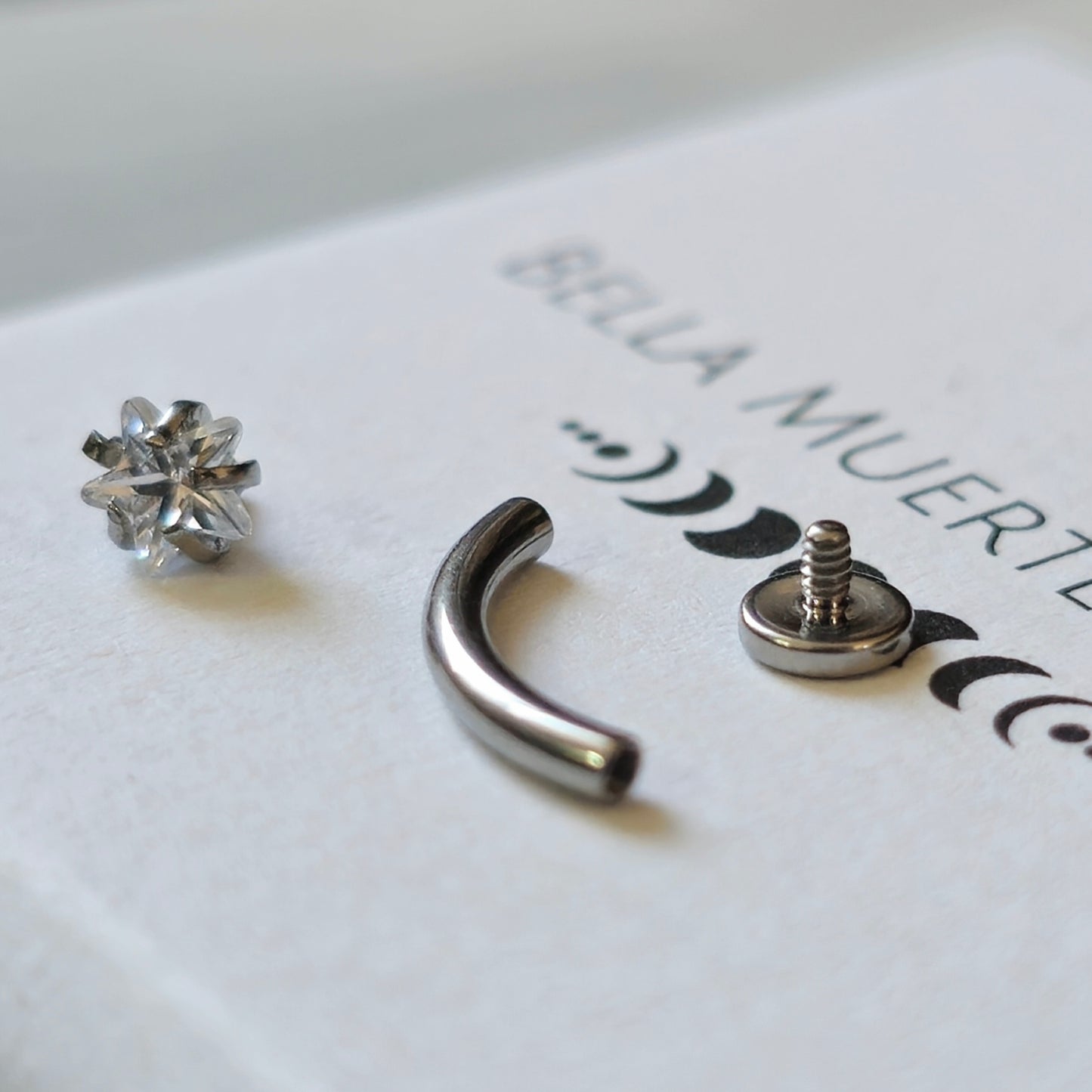 "Floating" Star Crystal Internally Threaded Curved Barbell