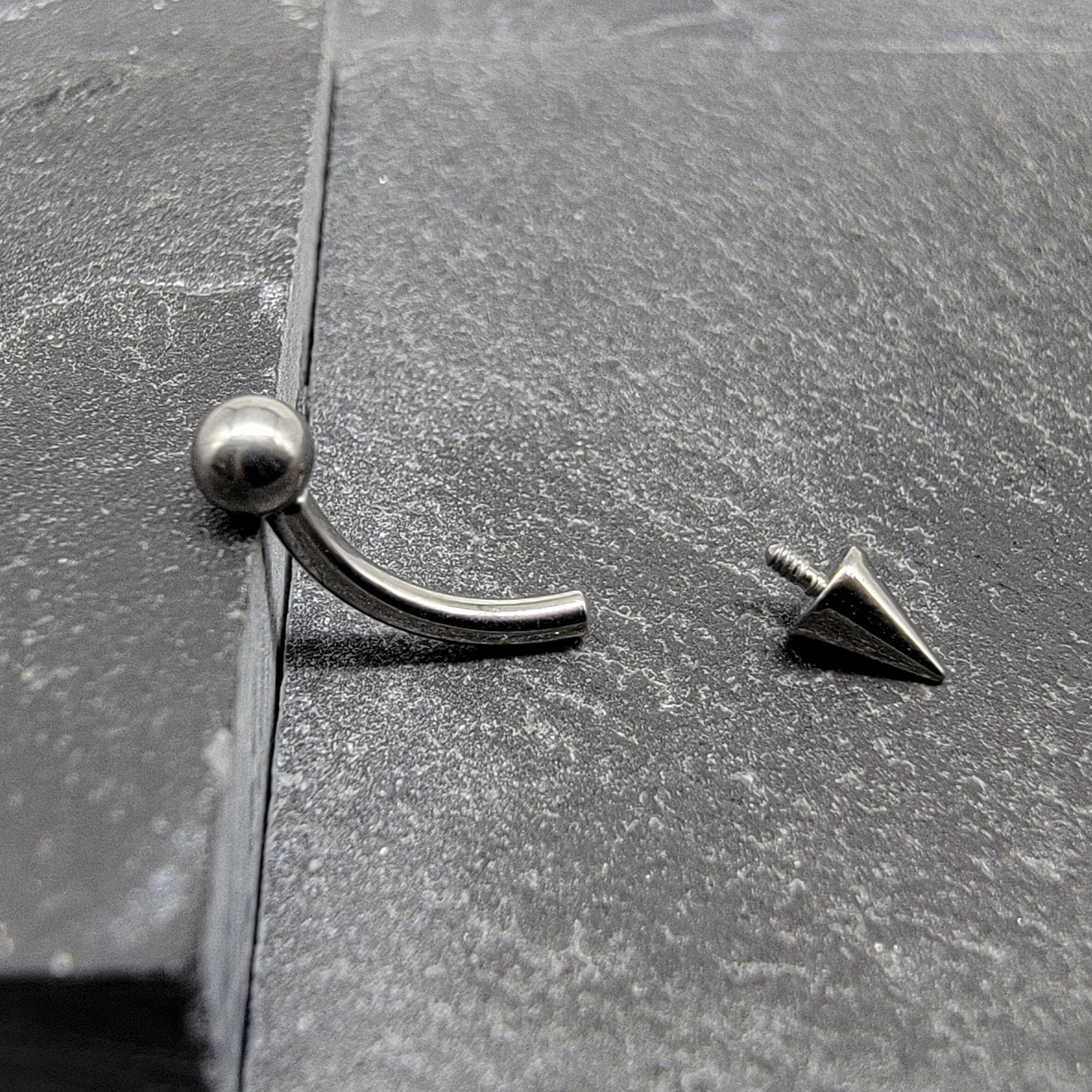 Ball + Spike Curved Barbell