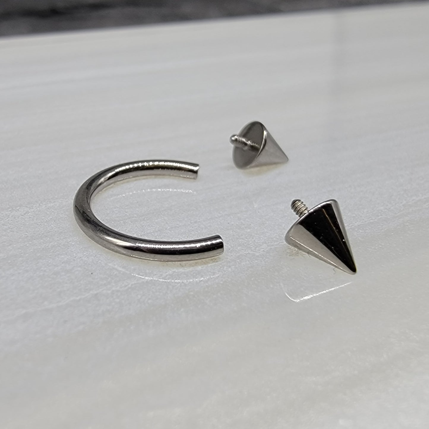 Internally Threaded Spike Horseshoe Hoop