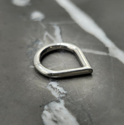 Teardrop V Shape Titanium Hinged Segment Clicker