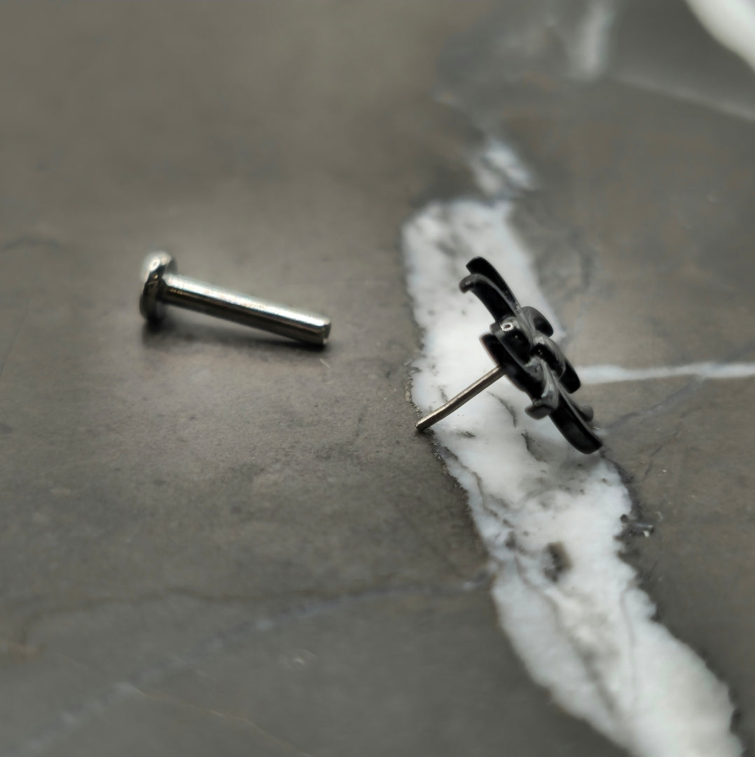 Black Spider Threadless Labret Stud