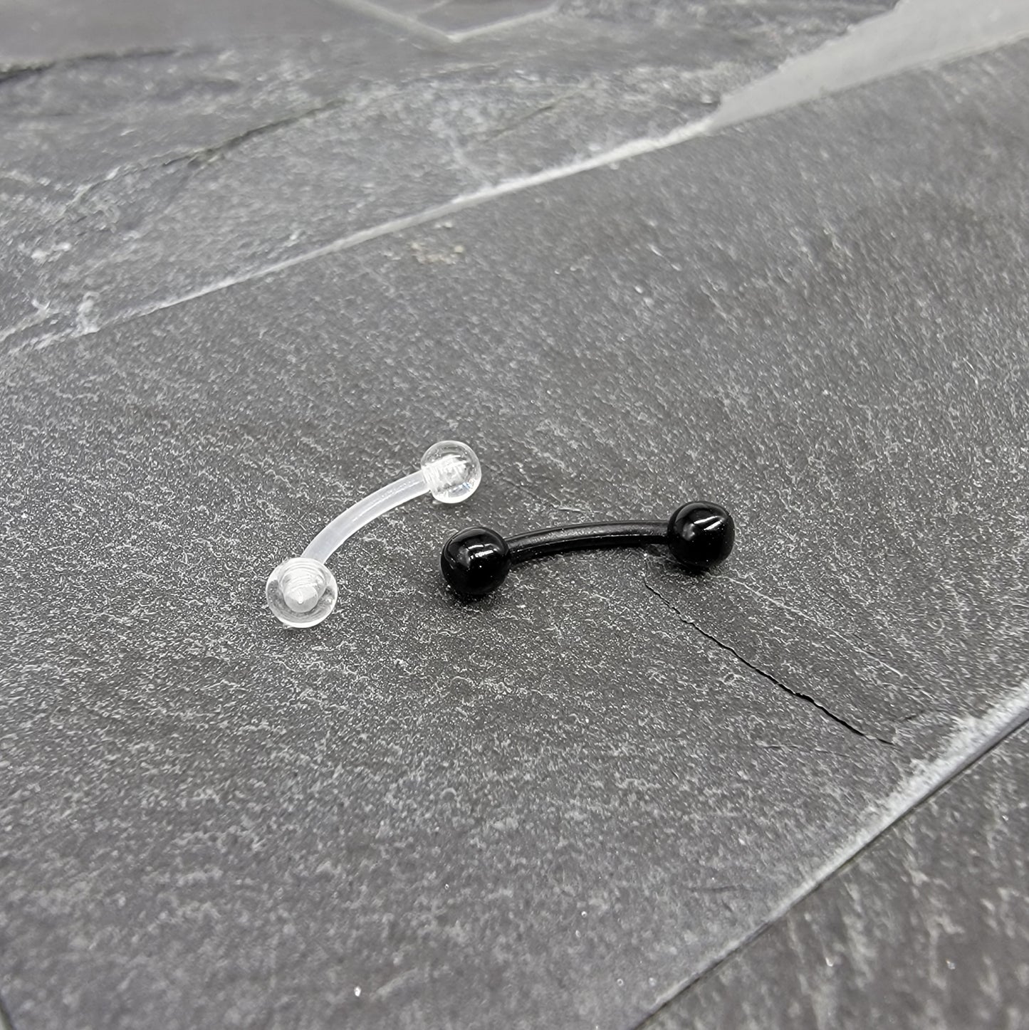 Curved Barbell Retainer in Black or Clear