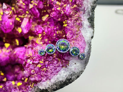 Vitrail Medium Cluster Threadless Labret